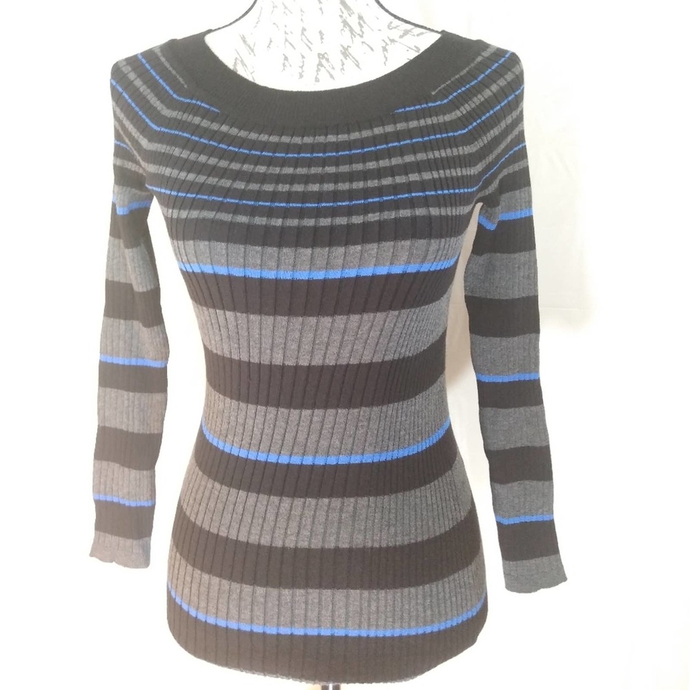 Long sleeve ribbed knit rue 21 top small